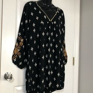 THML short dress with sleeves, size Large, color black with an embroidered print